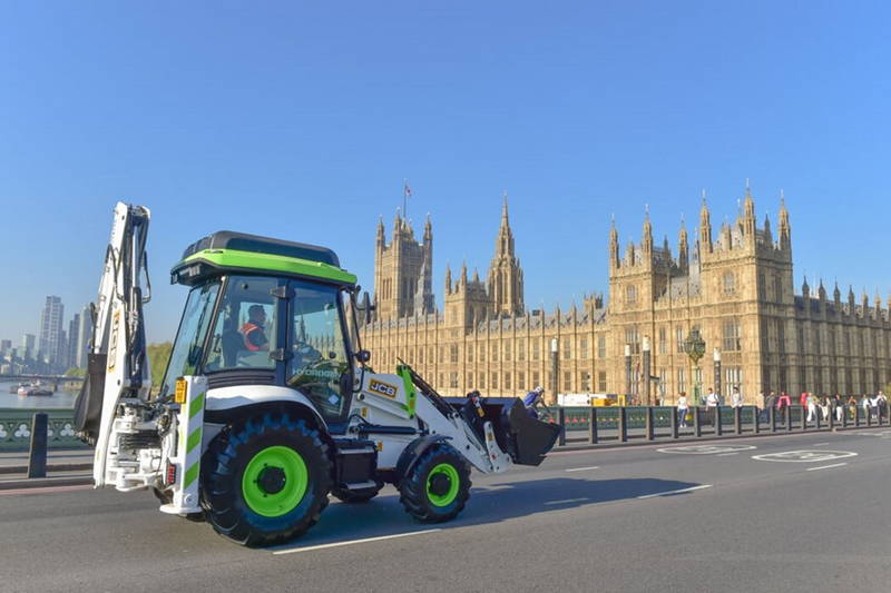 Водородный экскаватор погрузчик JCB фото Водородный экскаватор погрузчик JCB