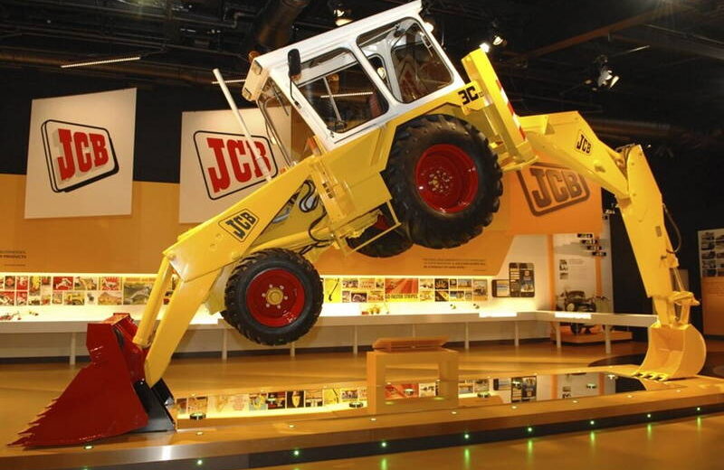 История экскаватора-погрузчика JCB: этапы развития и технические решения